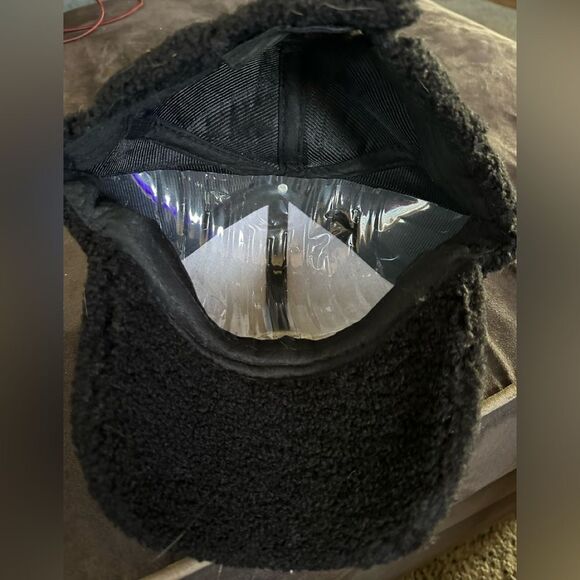 NYC plush Baseball cap . Velcro strap for sizing. Fits most .Polyester. - Picture 3 of 6